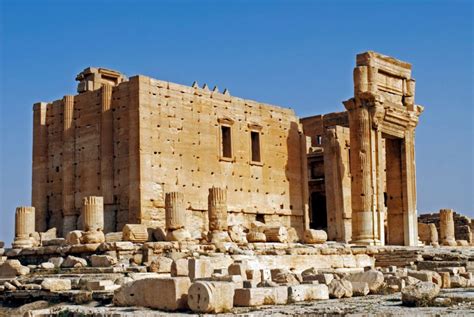 Islamic State troops take over Palmyra