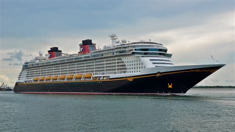 Ficheiro:Disney Fantasy Cruise Ship (6) (21000557309).jpg – Wikipédia, a enciclopédia livre