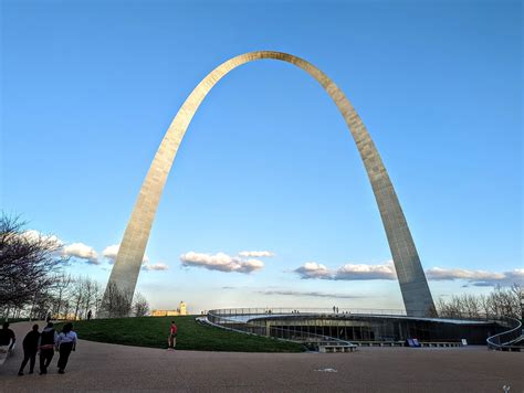 Visiting The Gateway Arch In St Louis, MO - No Home Just Roam