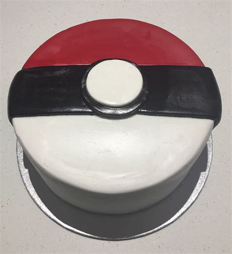 Pokemon Ball cake | Pokemon ball, Cake, Pokemon