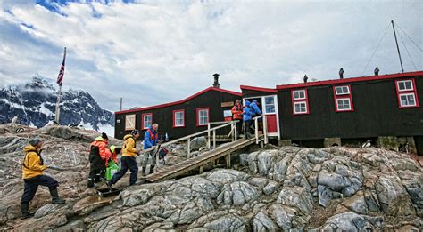 Port Lockroy on Goudier Island... — GEOPHOTOSCAPES