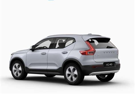 Volvo XC40 D3 Geartronic Momentum Core Glacier Silver Nuova a soli 33.400€ su MiaCar (UM0B9MU)