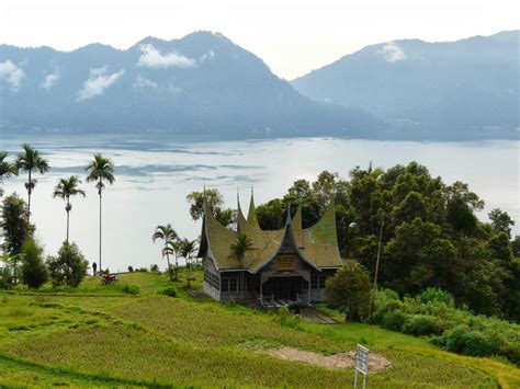 Danau Maninjau, Wujudkan Nuansa Ketenangan | Digital Riau