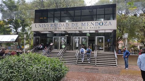 Alumnos de la Universidad de Mendoza reclaman arbitrariedad en el ...