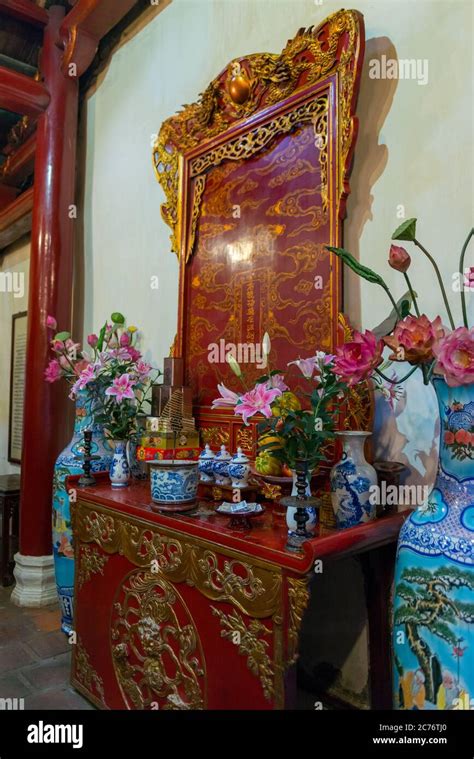 Interior Temple at Hoan Kiem lake Stock Photo - Alamy