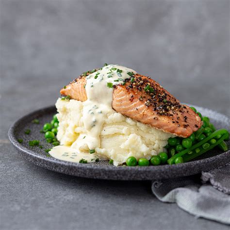 Salmon in a whiskey peppercorn cream sauce | easyFood