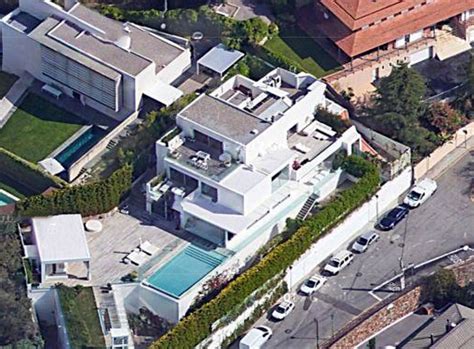 Shakira & Gerard Pique’s House Seen After Burglary