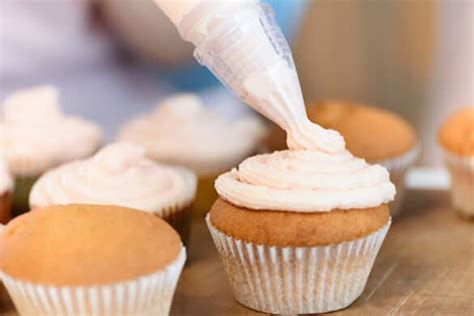 Can You Freeze Buttercream? – Step By Step - Foods Guy