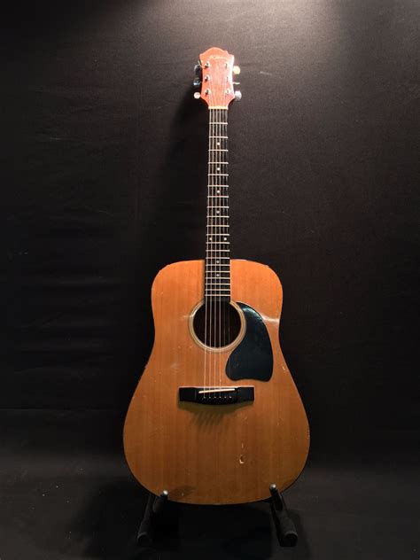 B.C. RICH MODEL BW-1000 ACOUSTIC GUITAR