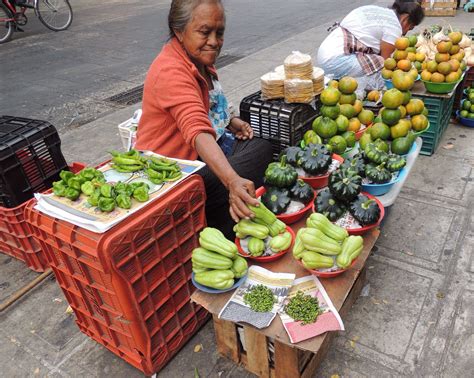 Chiles, frutas and squash Merida Mexico market | Merida mexico, Food ...