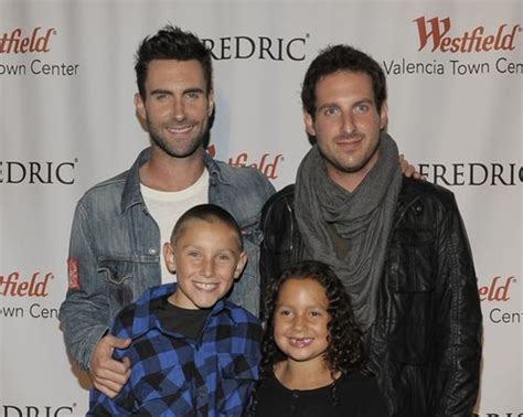 Maroon 5 frontman Adam Levine and his family: wife, kids, siblings ...