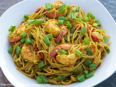 Kitchen Simmer: Shrimp & Singapore Noodles