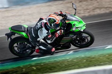 Kawasaki ZX25R Specs and Review • Road Sumo