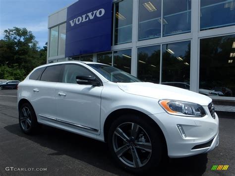 Crystal White Pearl Metallic 2017 Volvo XC60 T6 AWD Dynamic Exterior ...