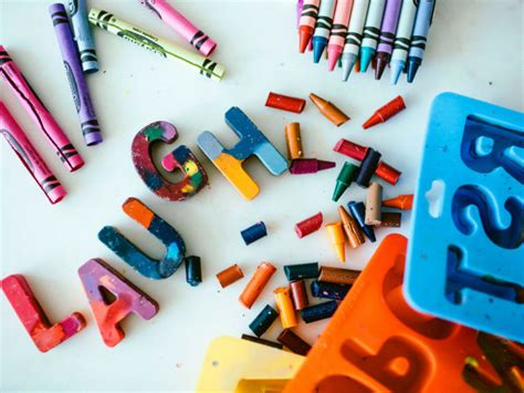 How To Make DIY Name Crayons