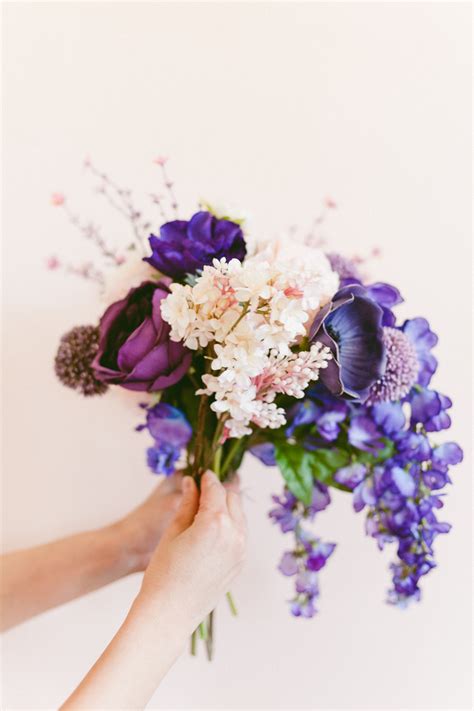 Make this Easy Ultra Violet Wedding Bouquet for Spring ⋆ Ruffled