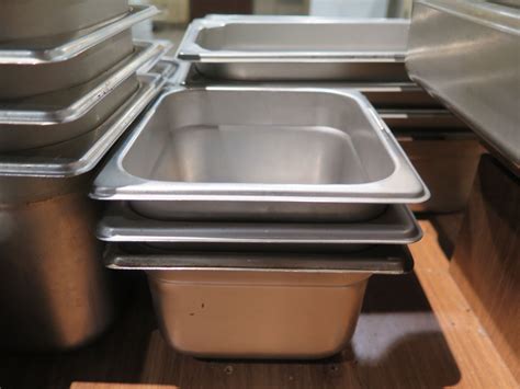 Multiple Metal Food Storage Containers (Some Lids), Misc Sizes - Oahu ...