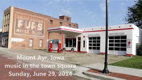 Mount Ayr, Iowa - music on town square - YouTube