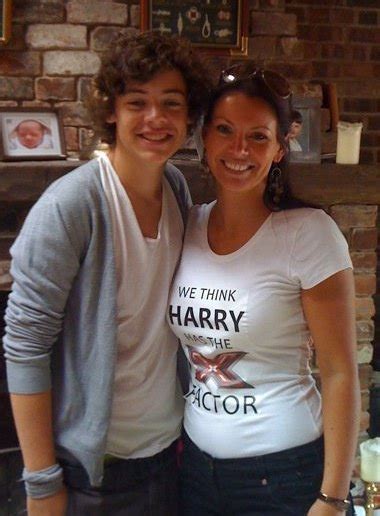 Flirty Harry Wiv His Mum At Home :) x - Harry Styles Photo (17248180) - Fanpop