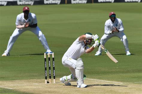 Dean Elgar leans into the cover drive | ESPNcricinfo.com