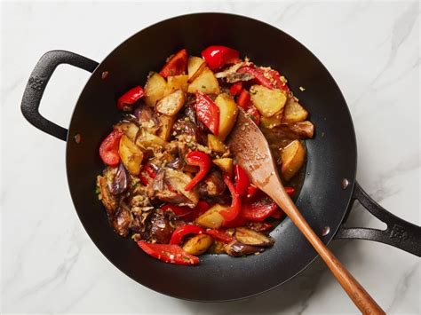 Cooking with Versatility: Using a Wok on an Electric Stove - The Tecky Energy