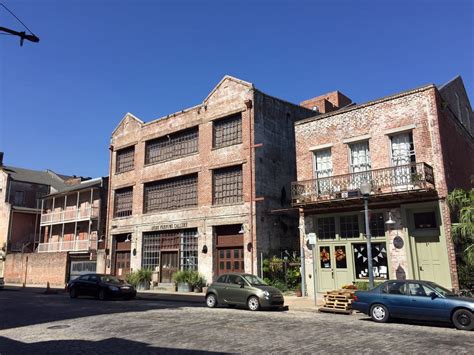 Warehouse District - Local Flavour - 353-389 Poydras St, Warehouse District, New Orleans, LA ...