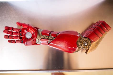 Robert Downey Jr. Delivers 3D-Printed Iron Man Prosthetic to Little Boy! - Industry Tap