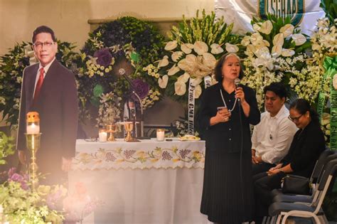 Veteran journalist Mike Enriquez laid to rest | ABS-CBN News