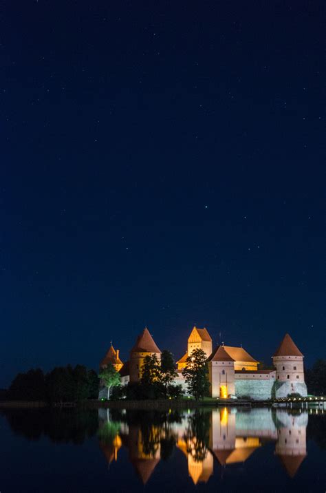 Night reflections at Trakai Island Castle /... - It's a beautiful world