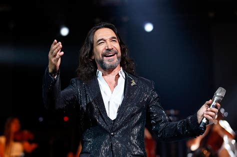 Marco Antonio Solis Pours 40 Years of Hits at El Buki Tour Stop in Miami