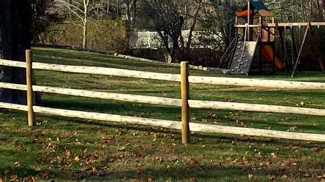 This is a typical horse corral fence. Horse Corral, New England Style, England Fashion, Veggie ...