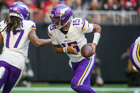 Joshua Dobbs bails out Vikings in win over Falcons | Reuters