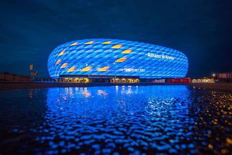 Sonderbeleuchtung zum Europatag 2021| Allianz Arena