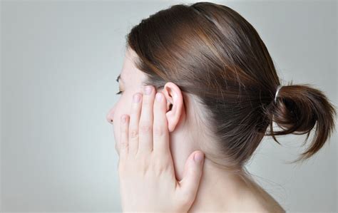 Impacted Ear Wax - Excessive Build Up Signs, Causes & Symptoms