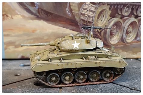 M24 Chaffee Light Tank -- Plastic Model Tank Kit -- 1/72 Scale -- #31119 pictures by rennwanz