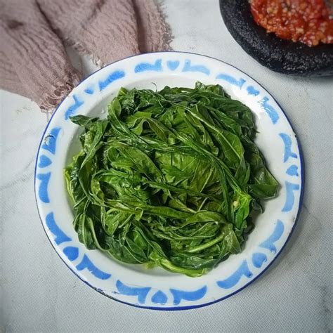 Resep Daun Singkong Rebus Sederhana Rumahan di Yummy App