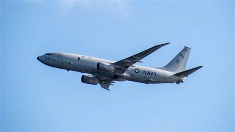 US Navy plane overshoots runway and goes into a bay in Hawaii – NBC 7 San Diego