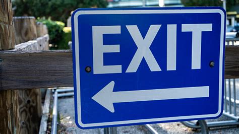 Blue Exit Sign With Arrow Stock Photo - Download Image Now - Arrow ...