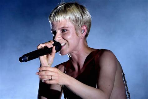 Review: Robyn Album Honey