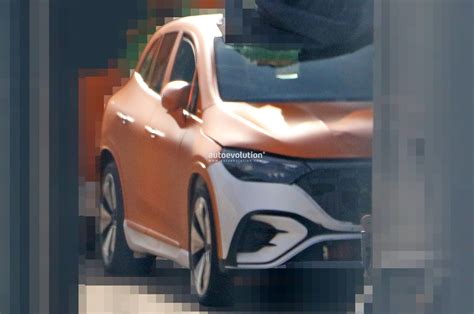 2023 Mercedes-Benz EQE SUV Spied Uncamouflaged With Blobby Design ...