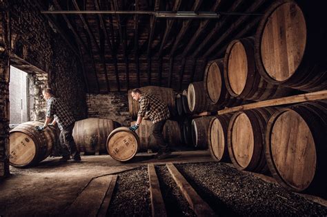 The 10 Best Whisky Distilleries in Scotland