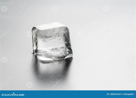 Close Up of a Single Ice Cube Stock Image - Image of melt, freshness: 120555763