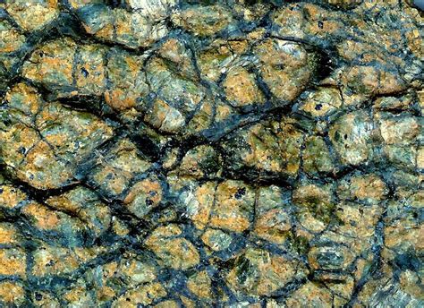 Rocks Up Close: Serpentine