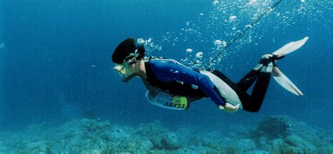 Can You Swim Underwater With a Snorkel? - DivingPicks.com