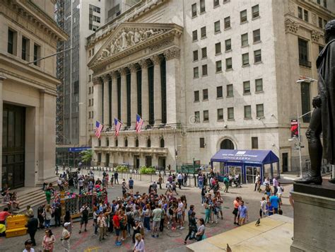 New York Stock Exchange Building Editorial Image - Image of largest ...