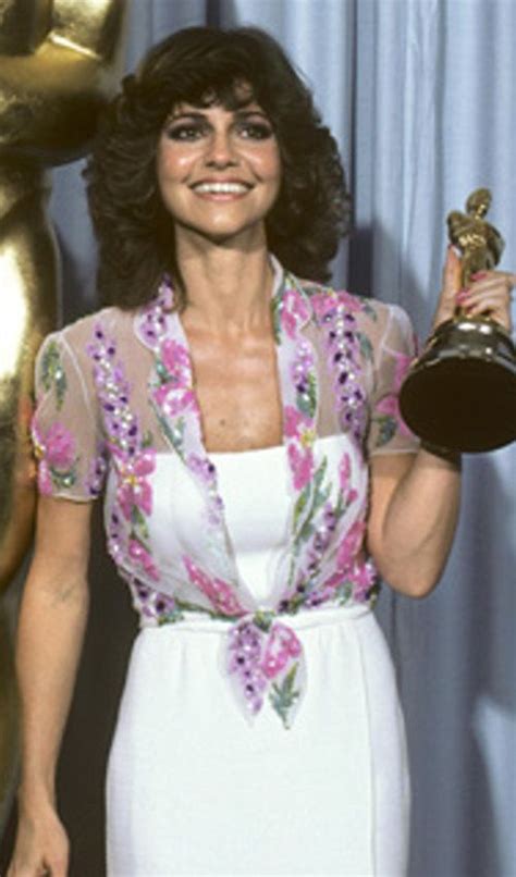 ~ 1979 SALLY FIELD with the Oscar she won for her work in the film ...