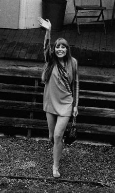 Joni Mitchell at the Newport Folk Festival 1967 | Joni, Female musicians, Folk festival