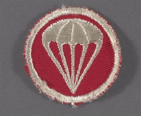 Insignia, Paratrooper Artillery, United States Army | National Air and ...