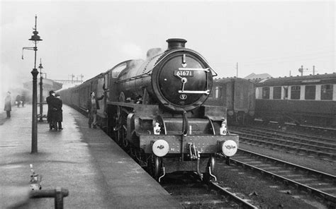 Train Arriving at Cambridge Station