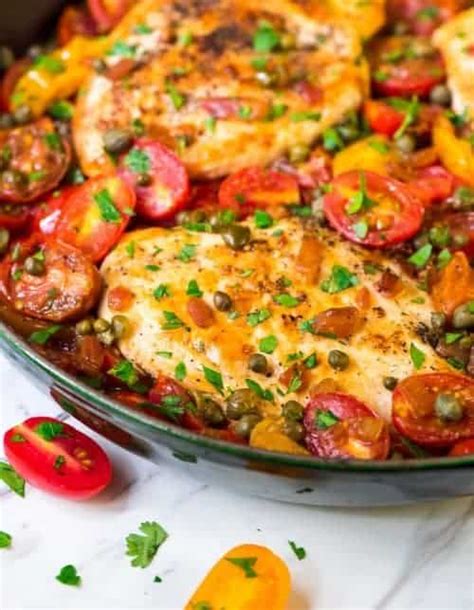 Skillet Tomato Chicken {One Pan Recipe!} - WellPlated.com